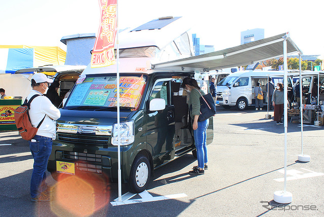 オートワンの軽自動車キャンピングカー『給電くんPOPUPルーフ』(お台場キャンピングカーフェア2022)