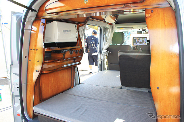 オートワンの軽自動車キャンピングカー『給電くんPOPUPルーフ』(お台場キャンピングカーフェア2022)