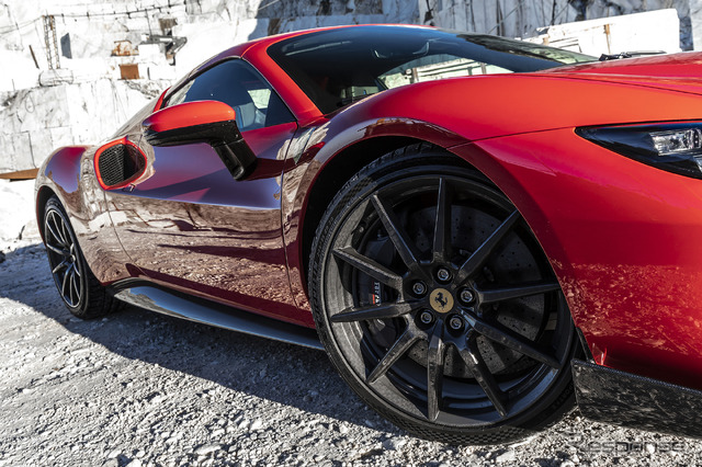 フェラーリ 296GTS アセット・フィオラノ