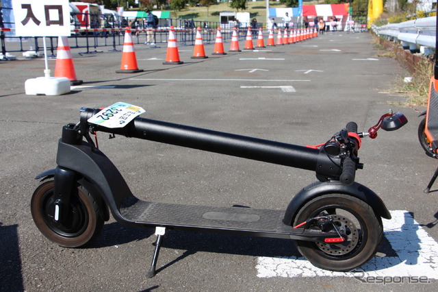 電動キックボード「MANTIS Jr.」