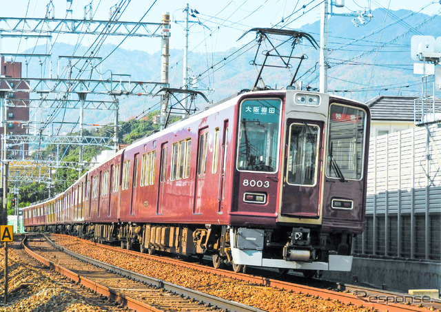 阪急神戸線の列車。