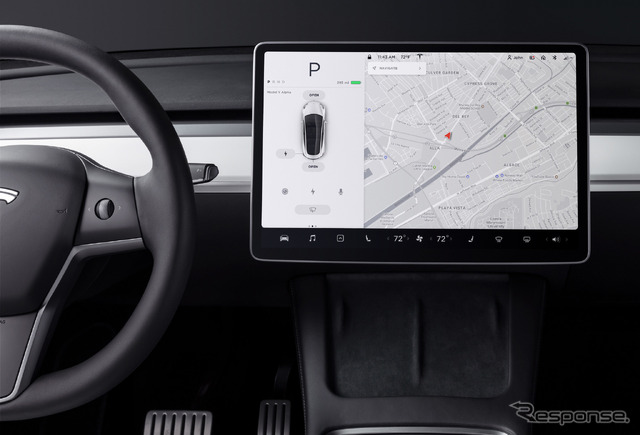 運転席のタブレットがWi-Fi経由で適宜アップデートされる