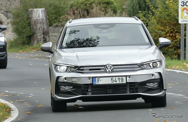 VW パサート 次期型プロトタイプ(スクープ写真)