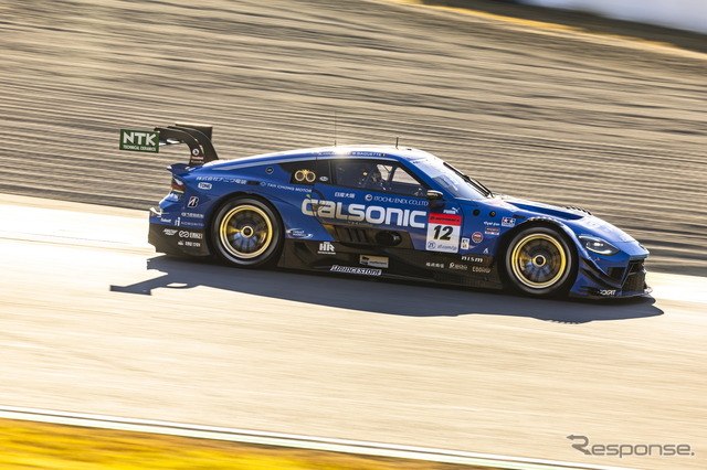 決勝レース2位でGT500クラスチャンピオンを獲得した#12 カルソニック IMPUL Z(平峰一貴/ベルトラン・バゲット)