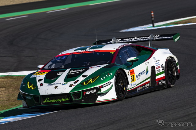 GT300クラス2位の#87 Bamboo Airways ランボルギーニ GT3(松浦孝亮/坂口夏月)