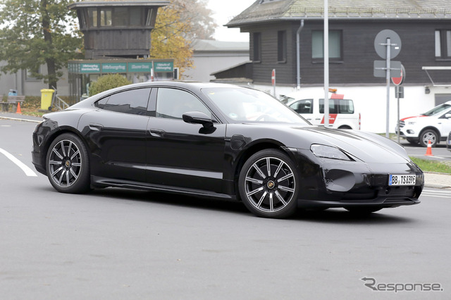 ポルシェ タイカン 改良新型プロトタイプ(スクープ写真)