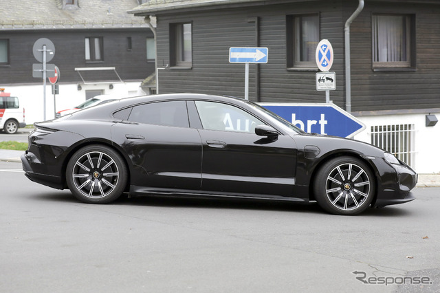 ポルシェ タイカン 改良新型プロトタイプ(スクープ写真)