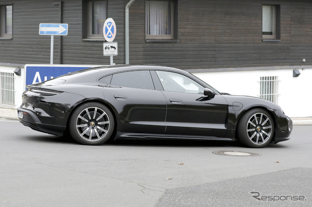ポルシェ タイカン 改良新型プロトタイプ(スクープ写真)