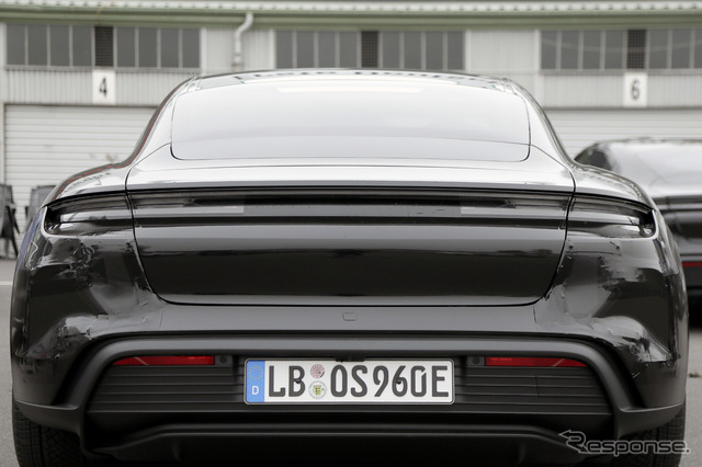ポルシェ タイカン 改良新型プロトタイプ(スクープ写真)