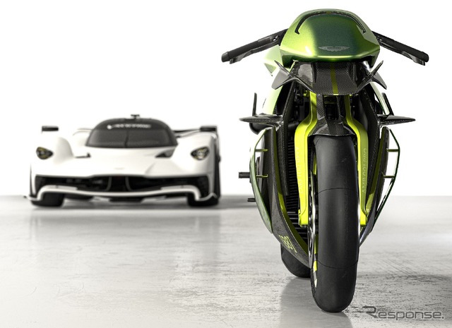 アストンマーティン・ヴァルキリー AMR Pro と AMB 001 Pro
