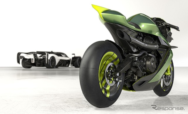 アストンマーティン・ヴァルキリー AMR Pro と AMB 001 Pro