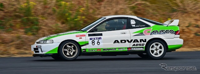 編集部モガミの走行(ホンダ インテグラタイプR)