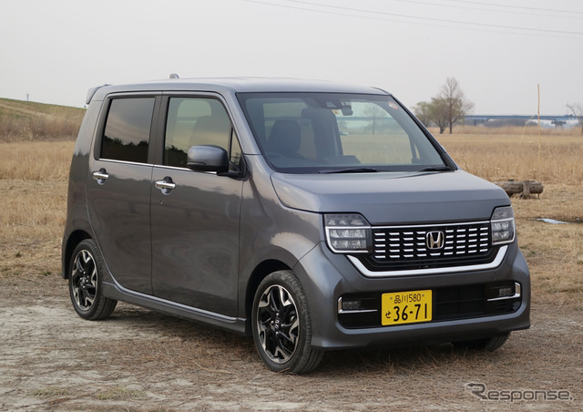 ホンダ N-WGNカスタム L・ターボのフロントビュー。