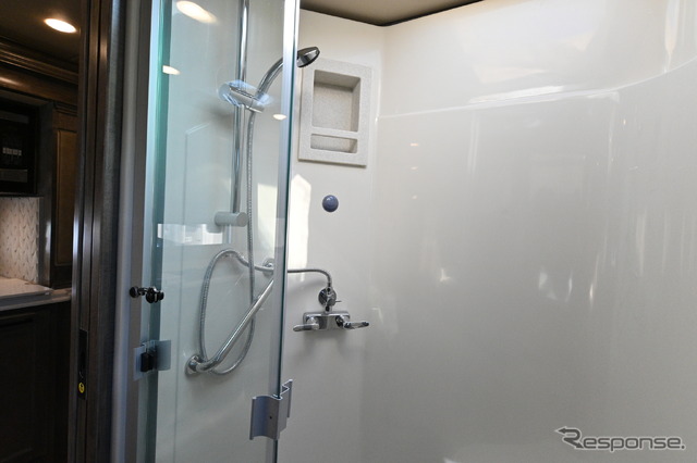 ティフィン「アレグロ ブリーズ33BR」のユニットバス