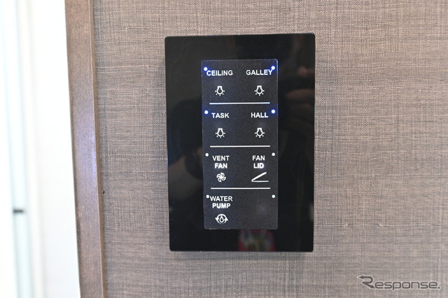 ティフィン「アレグロ ブリーズ33BR」の各機能の使用状況などを示すオアネル