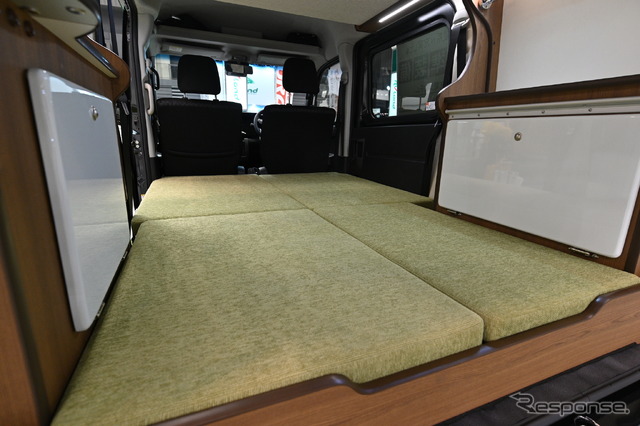 朝倉自動車商会「コレーガSK」のベッド