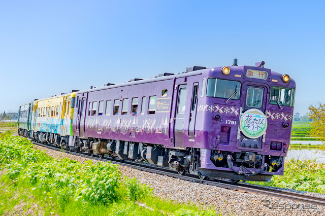 宗谷本線を走る観光列車『花たび そうや』。JR北海道の2022年度第2四半期では鉄道運輸収入の増加に寄与した。