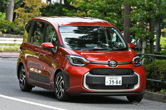 トヨタ シエンタ 新型(Z ハイブリッド)