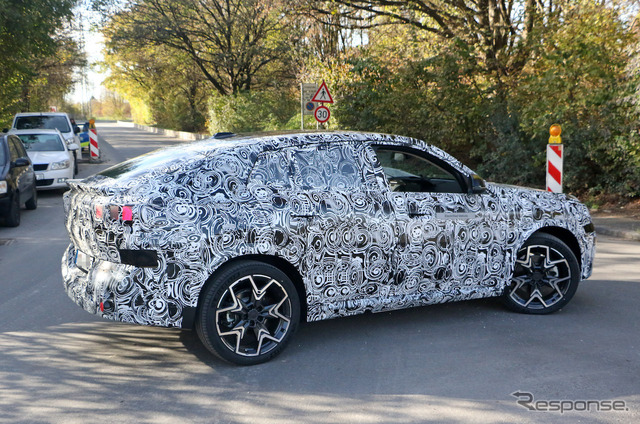 BMW iX2 市販型プロトタイプ(スクープ写真)