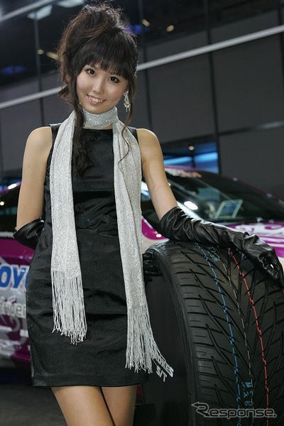 【東京オートサロン09】写真蔵…TOYO TIRES