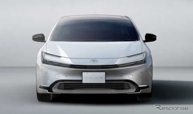 トヨタ プリウス 2.0L HEV プロトタイプ(プラチナホワイトパールマイカ)