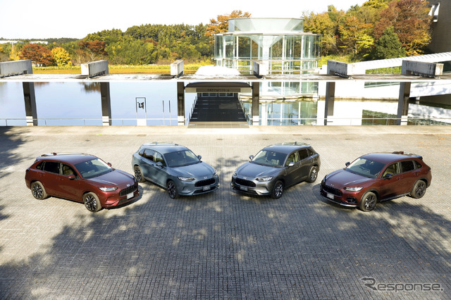 ホンダ ZR-V（両端がプレミアムクリスタルガーネット、中左がノルディックフォレストパール、中右がプラチナグレー）