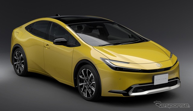 トヨタ プリウス 2.0L PHEV プロトタイプ(マスタード)