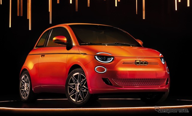 フィアット 500e の「B.500 MAI TROPPO by ブルガリ」