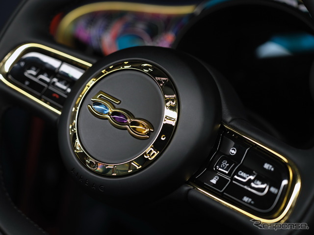 フィアット 500e の「B.500 MAI TROPPO by ブルガリ」