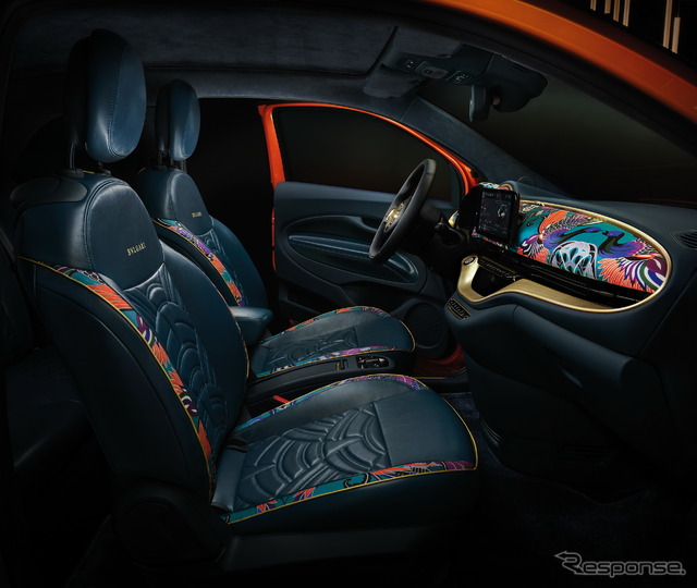 フィアット 500e の「B.500 MAI TROPPO by ブルガリ」
