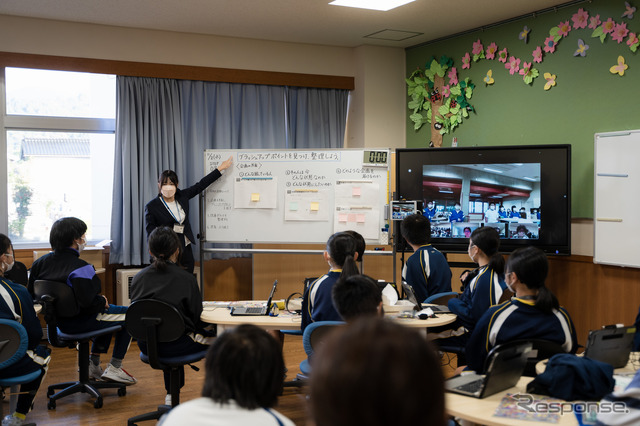 共教育を実践している「さみさと小学校」での授業風景