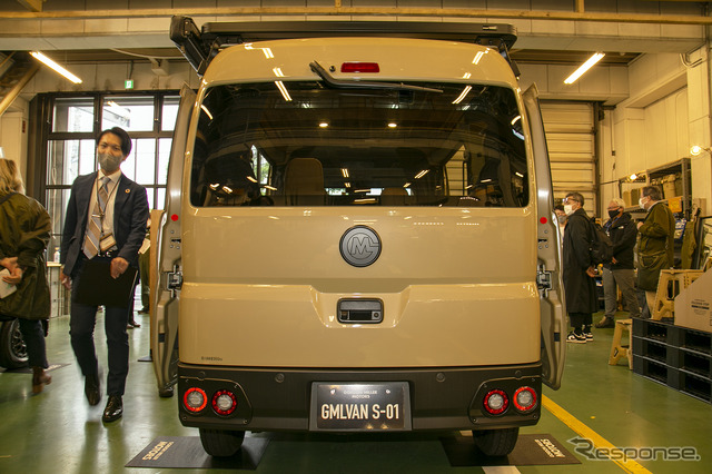 ソロ車中泊向け軽キャンピングカー『GMLVAN S-01』、車内はまるでコテージ