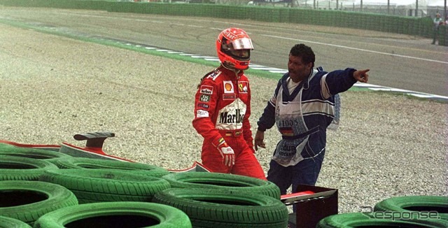 【F1ドイツGP リザルト】シューマッハのコースアウト・シーン---写真8点