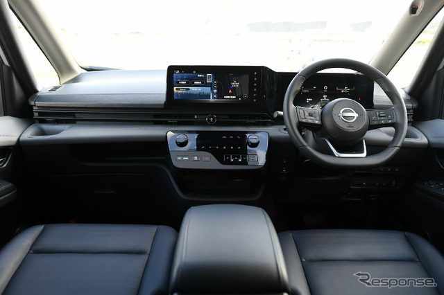 日産 セレナ 新型(e-POWER LUXION)