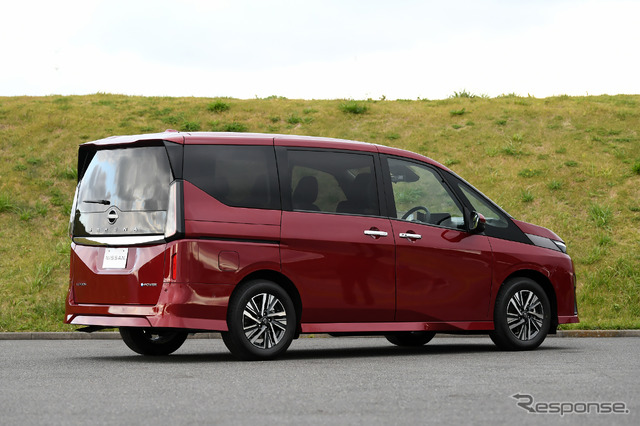 日産 セレナ 新型(e-POWER LUXION)