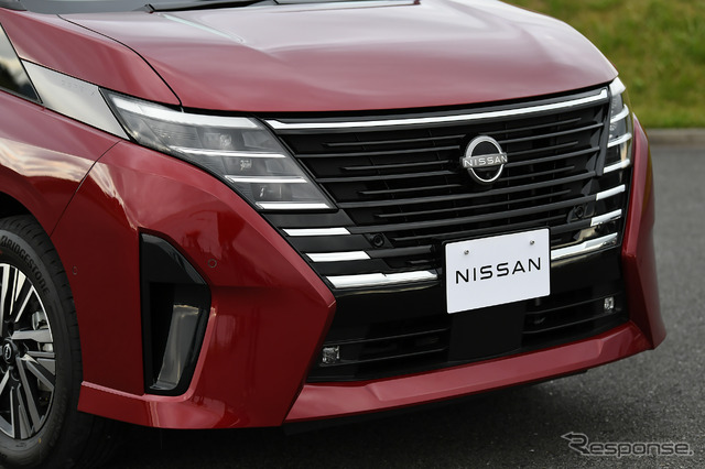 日産 セレナ 新型(e-POWER LUXION)