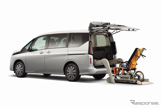 日産セレナ新型:チェアキャブ リフタータイプ