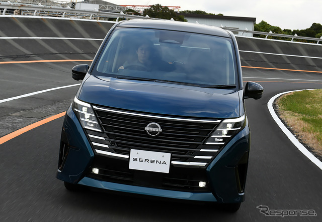 日産 セレナ 新型（e-POWER LUXION）