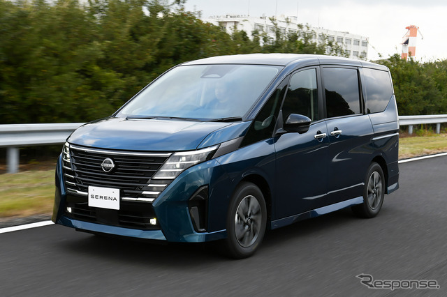 日産 セレナ 新型(e-POWER LUXION)