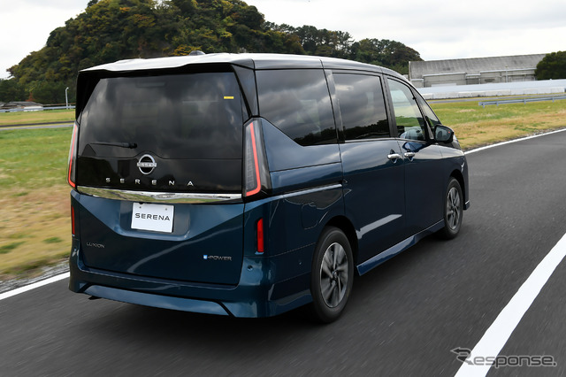 日産 セレナ 新型(e-POWER LUXION)