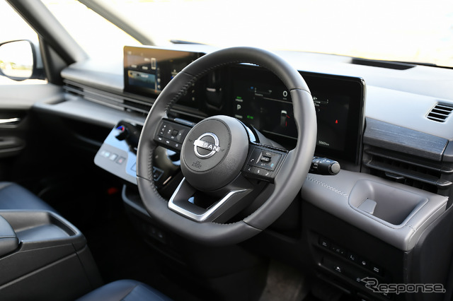 日産 セレナ 新型(e-POWER LUXION)