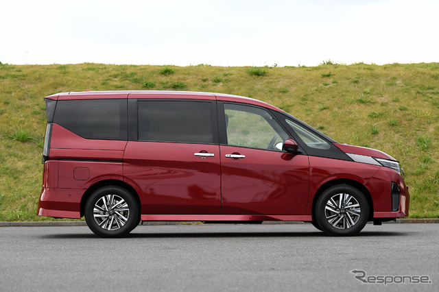 日産 セレナ LUXION e-POWER
