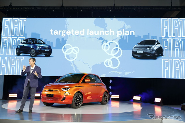 アメリカ市場に導入することを発表したフィアットのEV『500e』(ロサンゼルスモーターショー2022)