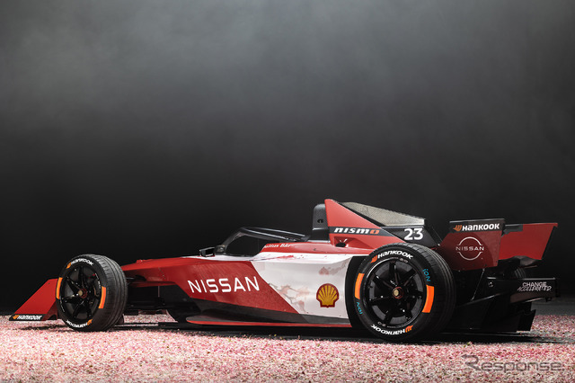 桜のデザインを取り入れた日産のフォーミュラEマシン「NISSAN e-4ORCE 04」