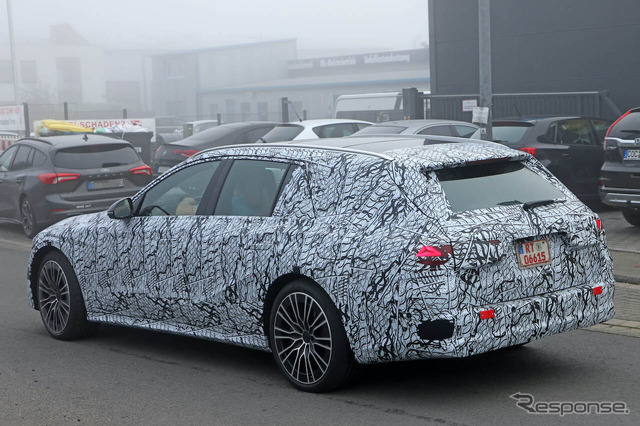 メルセデスベンツ Eクラスステーションワゴン PHEV プロトタイプ(スクープ写真)
