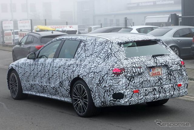 メルセデスベンツ Eクラスステーションワゴン PHEV プロトタイプ(スクープ写真)