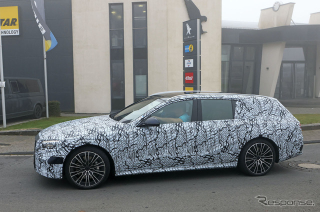 メルセデスベンツ Eクラスステーションワゴン PHEV プロトタイプ(スクープ写真)
