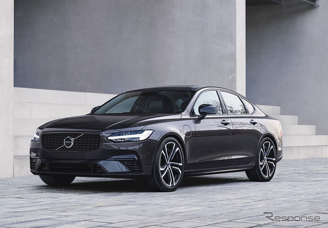 ボルボ S90 Recharge Ultimate T8 AWD plug-in hybrid