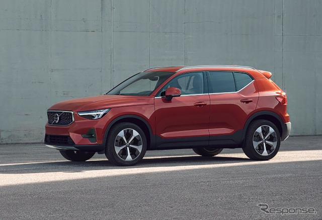 ボルボ XC40 Ultimate B4 AWD