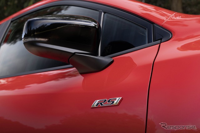 スバル・インプレッサ 新型の「RS」(米国仕様)